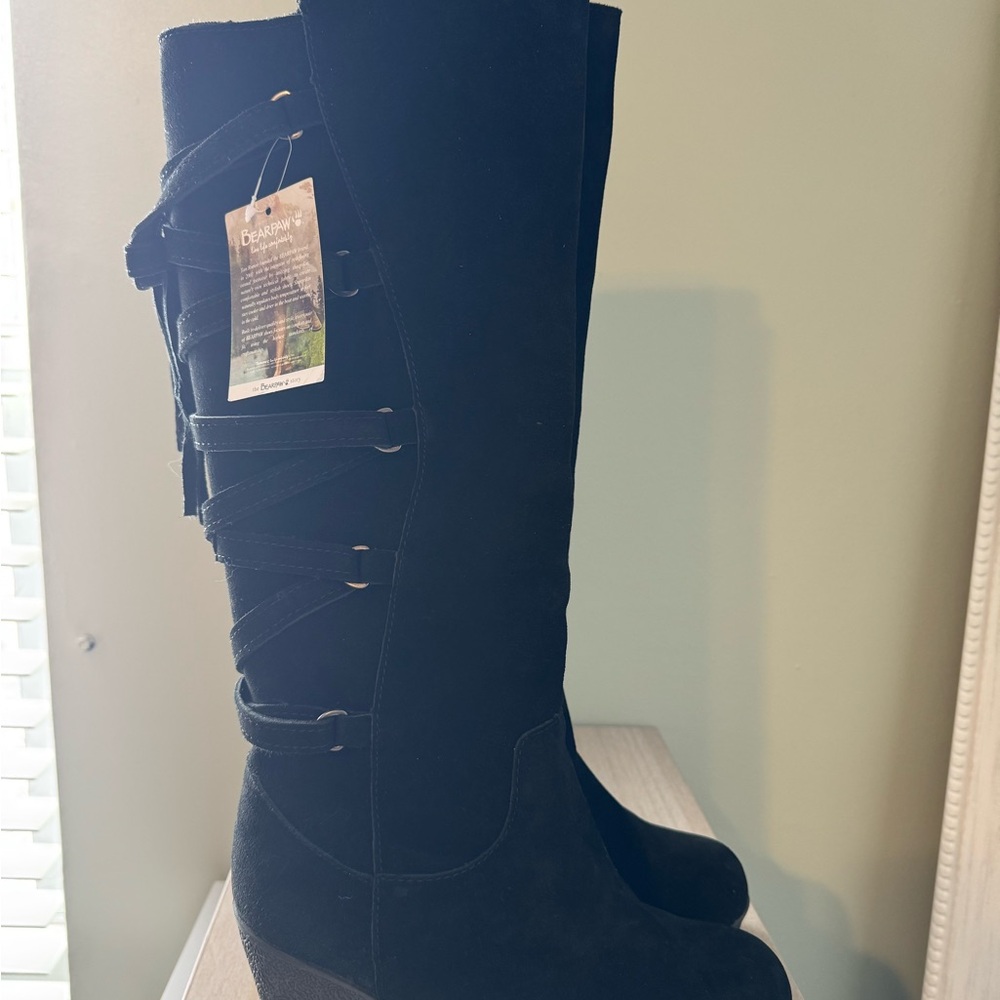 BearPaw Women's Elegant Black Suede Lace-Up Boots